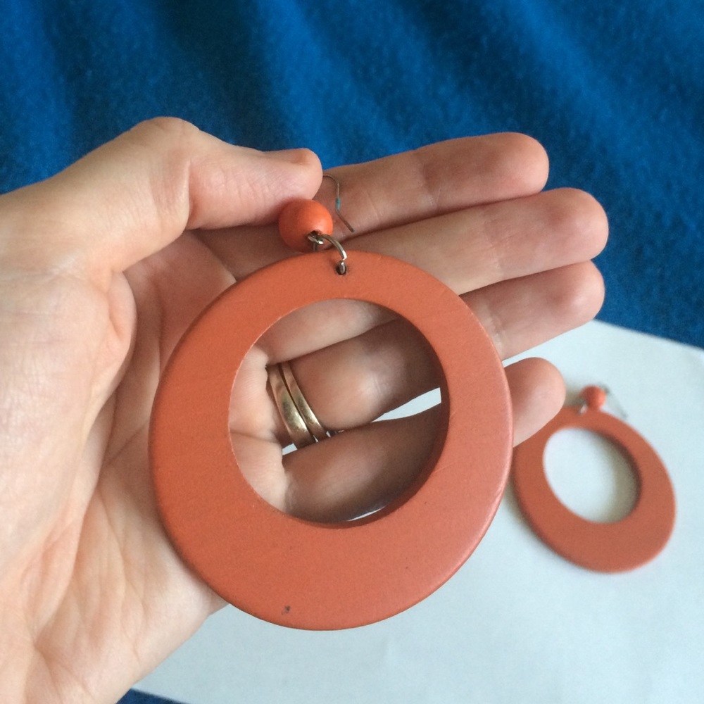 Final Price! Hoop Earrings - Picture 3 of 4